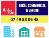 A VENDRE ENSEMBLE IMMOBILIER COMMERCIAL AVEC LOCATAIRE MONTMORILLON (86)