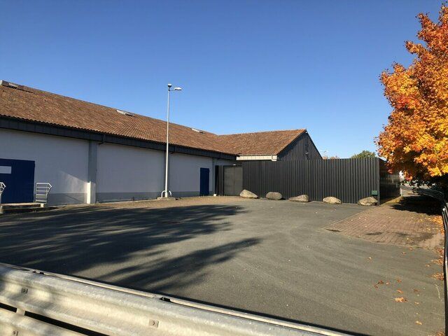 LOCAL COMMERCIAL 1143M2 MONTCOUTANT