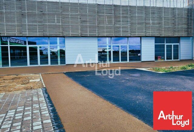 A LOUER LOCAL COMMERCIAL DE 411 m2 - AXE PASSANT - LES SABLES D'OLONNE