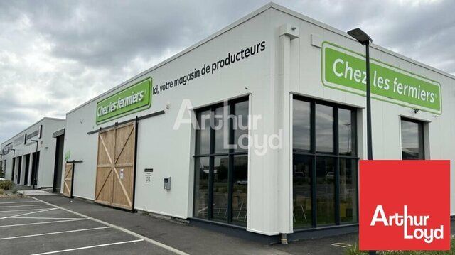 A LOUER - LOCAL COMMERCIAL RARE AU BORD D'UN AXE ROUTIER - 660m²