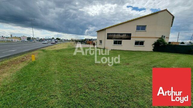 POITIERS - INTROUVABLE - TERRAIN A VENDRE ZI REPUBLIQUE - 3.501 m²