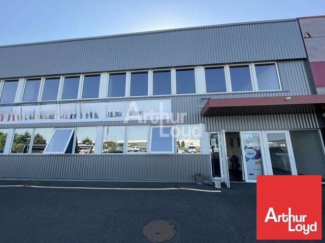 BUREAUX ET LOCAUX D'ACTIVITE 715m² A LOUER SUR CHATELLERAULT NORD