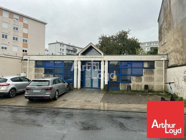 BUREAUX 115M² A LOUER AVEC VISIBILITE COMMERCIALE DANS VOTRE SECTEUR