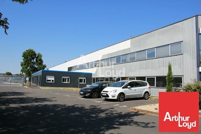 A LOUER - RARE - LOCAL D'ACTIVITE INDUSTRIEL IDEALEMENT SITUE DE 8252M² - ZI NORD CHATELLERAULT