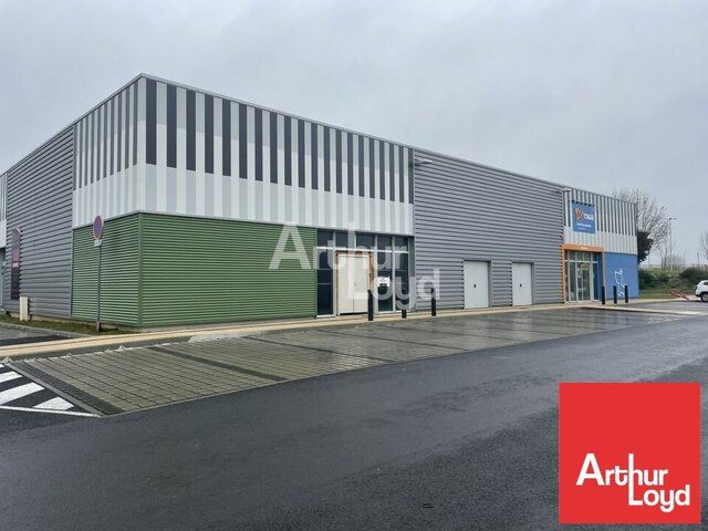 CELLULE COMMERCIALE DE 200 M2 AZAY LE BRULE 79